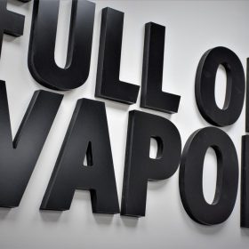 אותיות בולטות FULL ON VAPOR