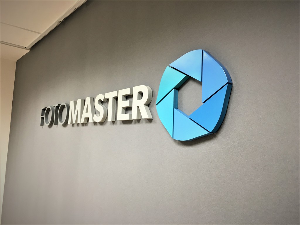 אותיות בולטות FOTOMASTERA