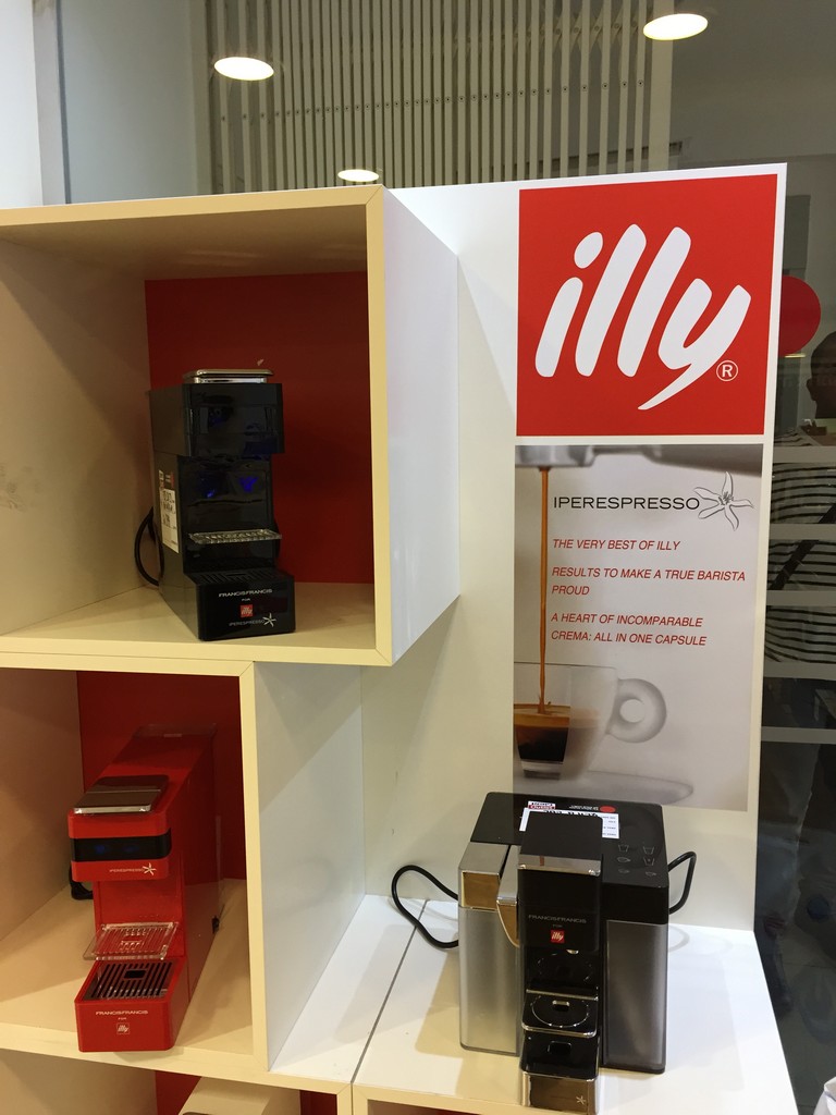 מדבקות למתקן ILLY