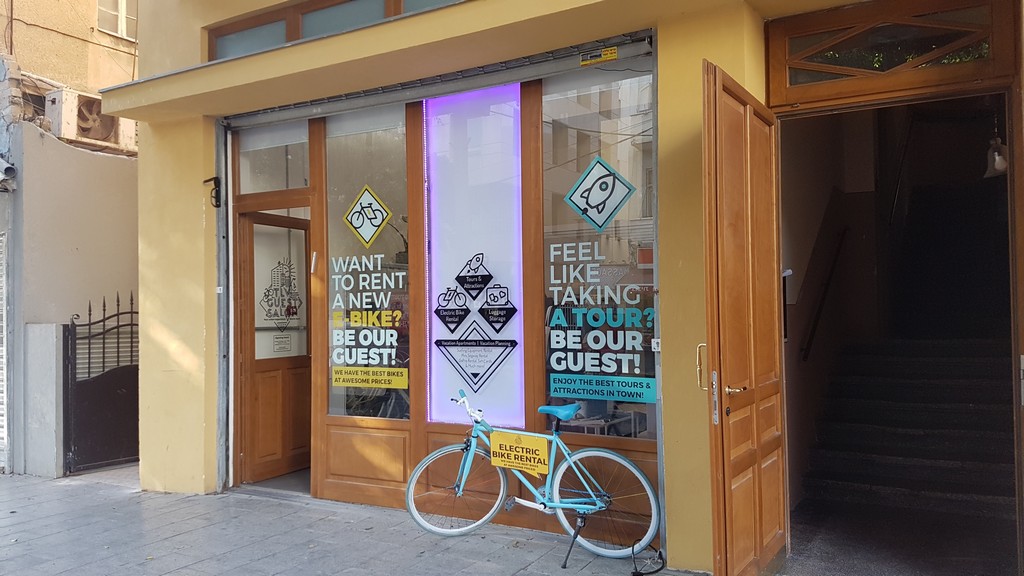 מדבקות חלון TLV GUEST