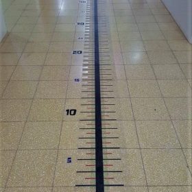 מדבקת רצפה סרגל בית ספר
