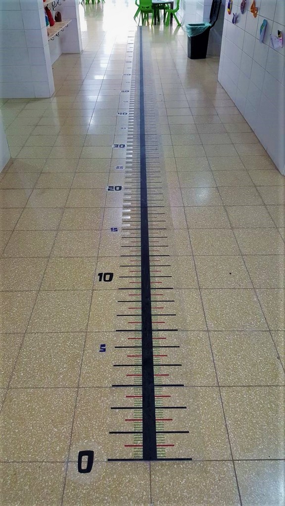 מדבקת רצפה סרגל בית ספר