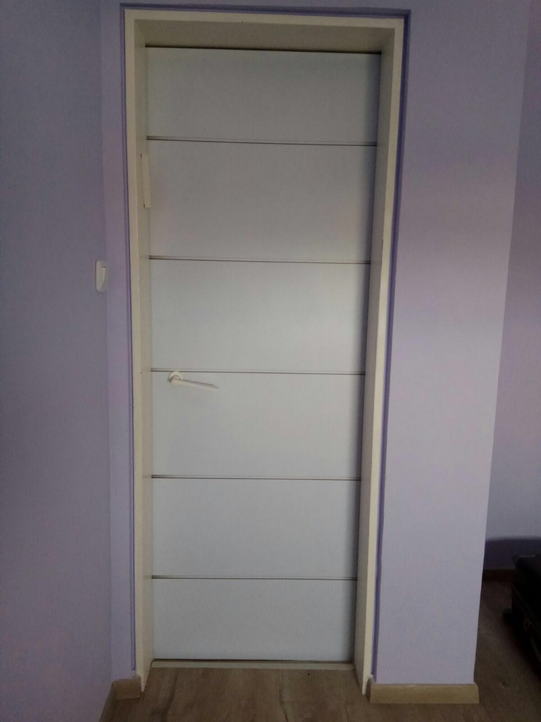 חידוש דלתות במדבקה