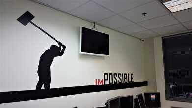 מדבקת קיר IMPOSSIBLE